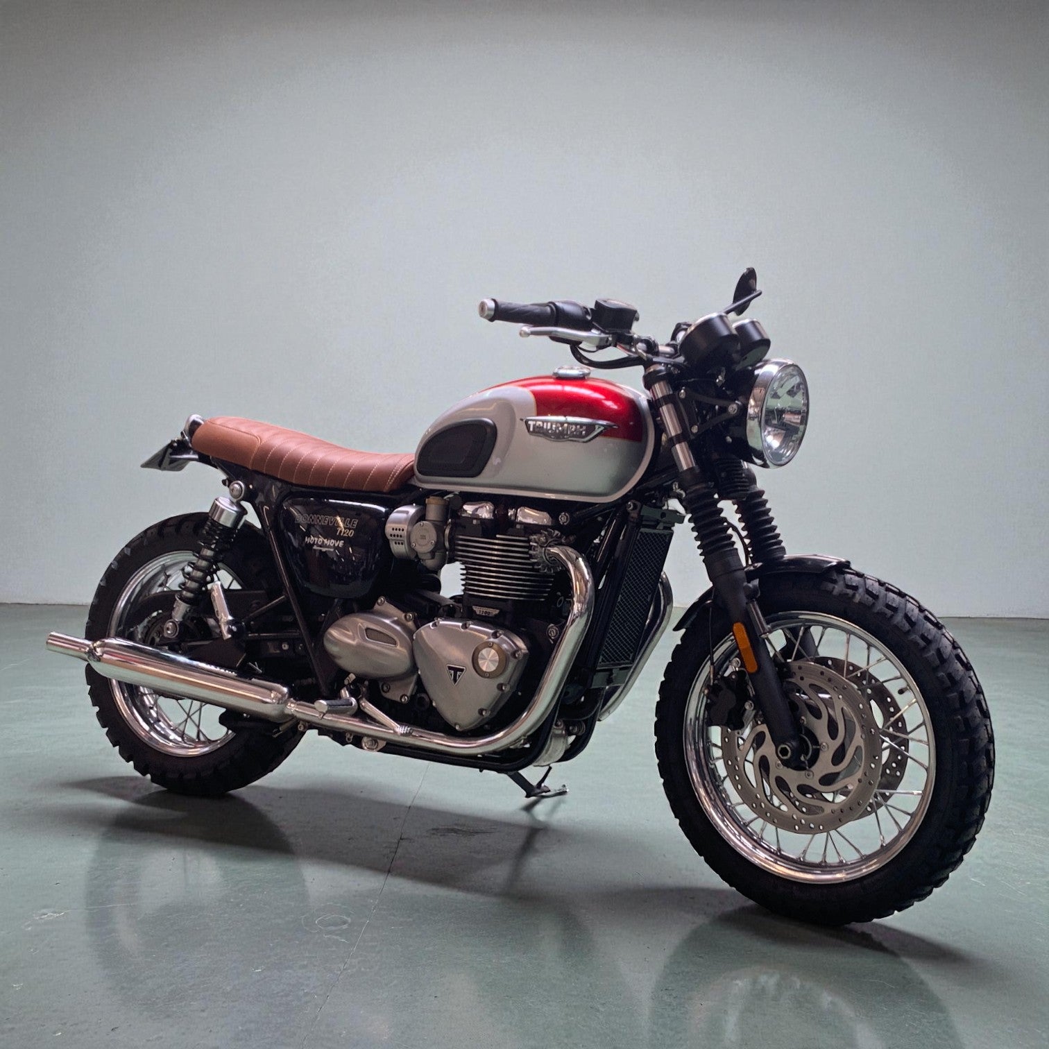 T120 Triumph Bonneville arthus cafe racer