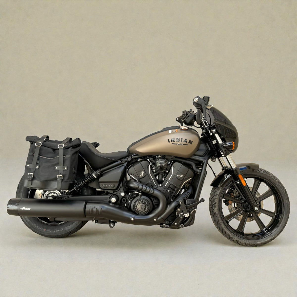 Sacoche latérale moto en toile 20 L - Click - Fix verrouillable à clé. – moto Universel personnalisée Arthus Motors